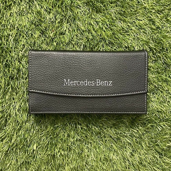 2020 Mercedes-Benz GLB Owners Manual (GLB250 4MATIC 2.0L, GLB250 Sport 2.0L) - Picture 10 of 12